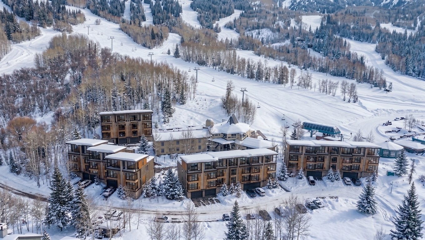 Aerial view of the Slopeside master plan, showing the townhome clusters arranged along the Flat Top Flyer ski run